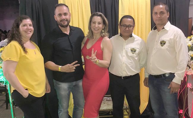 Jaqueline Cassol comemora Dia do Trabalhador com servidores em festa organizada pelo Sinsemuc