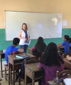 Projeto Conhecendo os Três Poderes: Jaqueline Cassol leva experiência sobre política à estudantes de Cacoal - educacao - jaqueline cassol