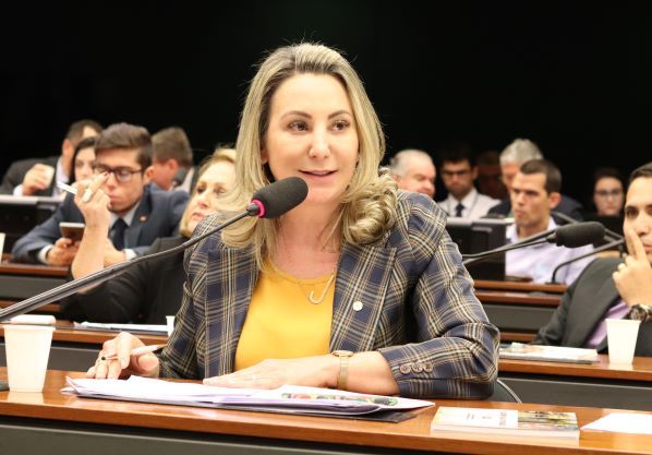 Na luta pela educação, Jaqueline Cassol protocola emenda à Reforma da Previdência