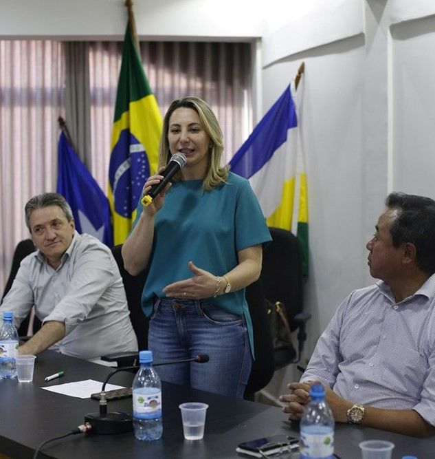 Deputada federal Jaqueline Cassol entrega R$ 1,2 milhão em emendas para saúde de Vilhena