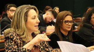 REFORMA DA PREVIDÊNCIA: "Proposta do relator sobre aposentadoria dos professores ainda não é justa", diz Jaqueline Cassol