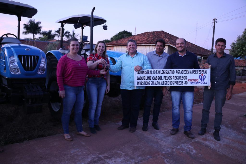 Alto Alegre dos Parecis: Deputada Jaqueline Cassol entrega tratores e ônibus para o município - rondonia - jaqueline cassol