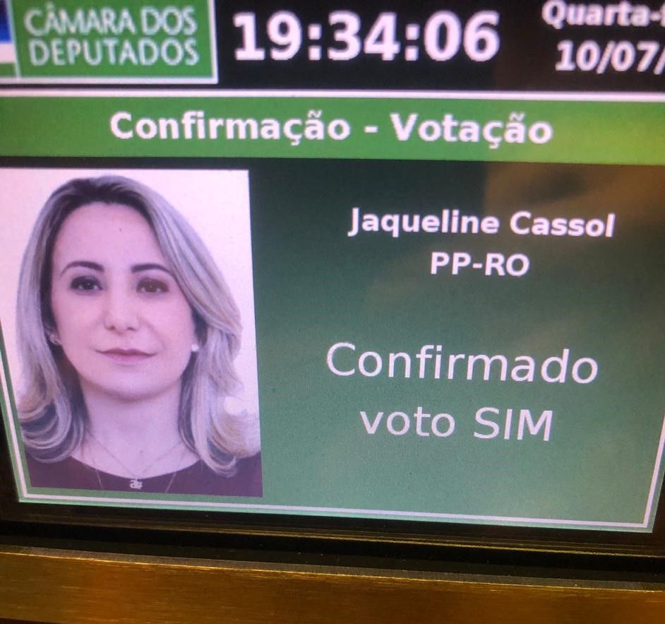 Deputada Federal Jaqueline Cassol vota a favor da Reforma da Previdência no primeiro turno - politica - jaqueline cassol