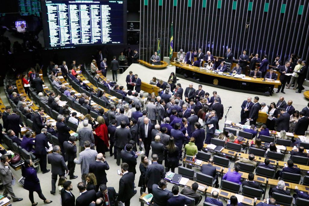 PREVIDÊNCIA: Jaqueline Cassol vota pela proteção de professores, mulheres e policiais - politica - jaqueline cassol