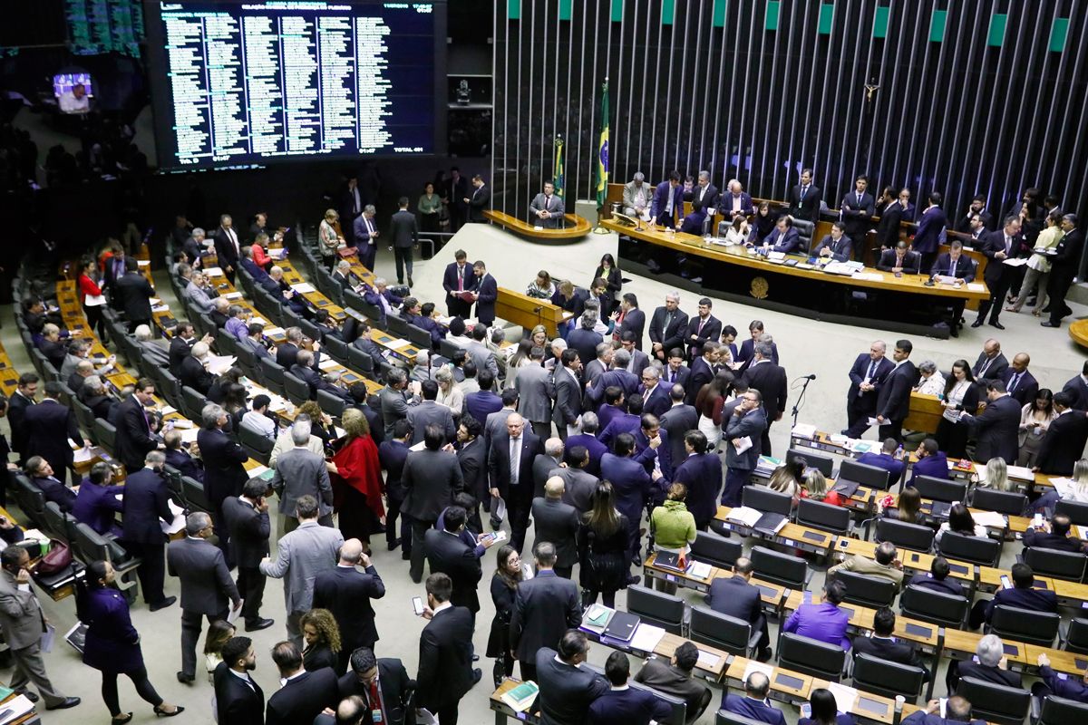 PREVIDÊNCIA: Jaqueline Cassol vota pela proteção de professores, mulheres e policiais