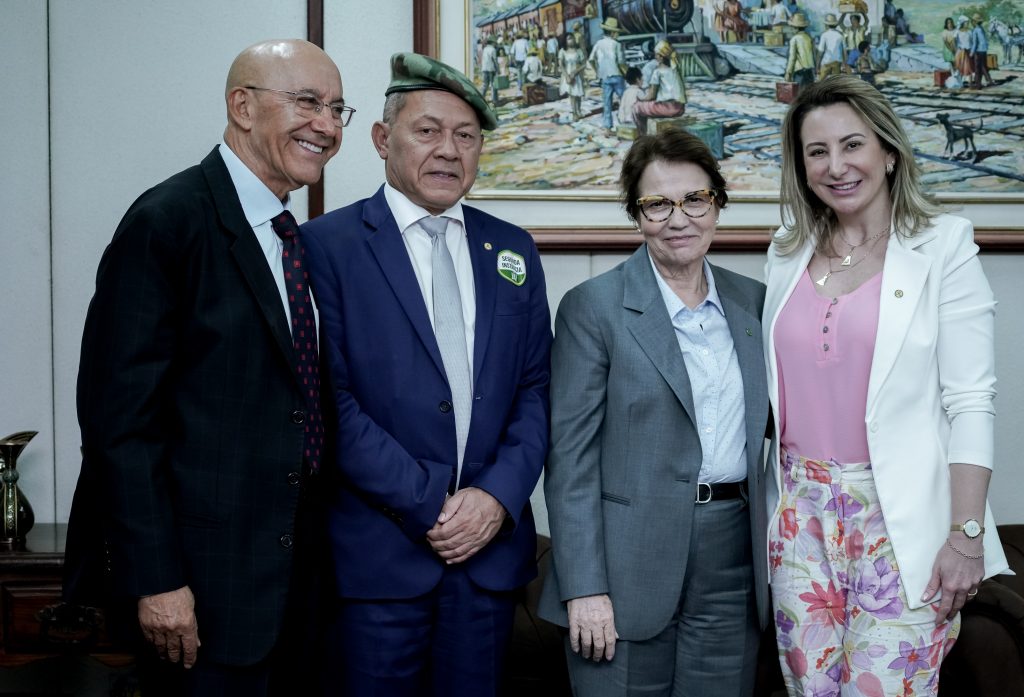 No Ministério da Agricultura, Jaqueline Cassol cobra agilidade nos processos de regularização fundiária - noticias - jaqueline cassol