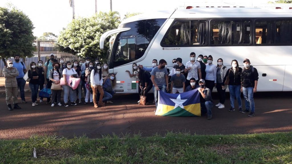 Brasileiros que estavam na Bolívia e no Paraguai começam a chegar em Rondônia - noticias - jaqueline cassol