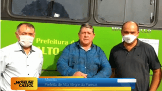 Jaqueline Cassol entrega micro-ônibus para Alto Alegre dos Parecis